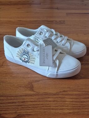 Greystone Women's White Canvas Sneakers with Bunny Embroidery, size 9 NWOB